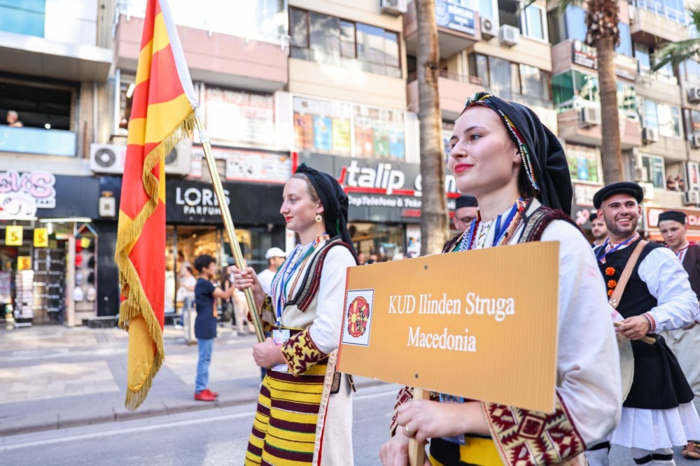 denizli belediyesi 17. uluslararasi halk danslari festivali basladi